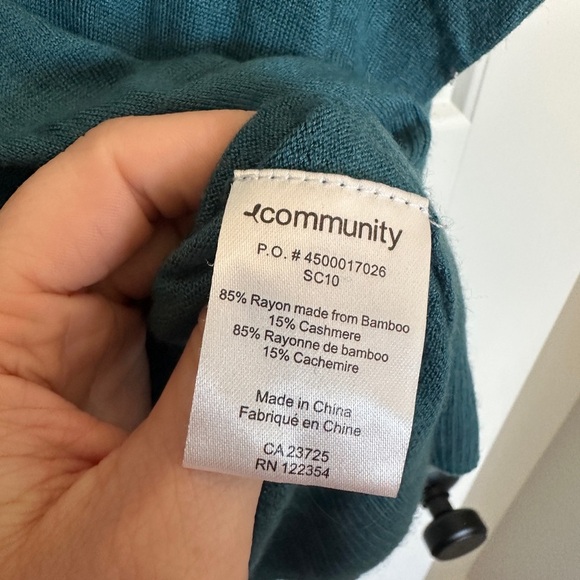 Aritzia Teal V-Neck Sweater Cashmere Blend - Picture 4 of 4